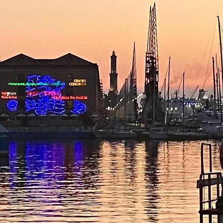 Il Rifugio Nel Porto Antico - The Refuge In The Old Port -le Refuge Dans Le Vieux Port