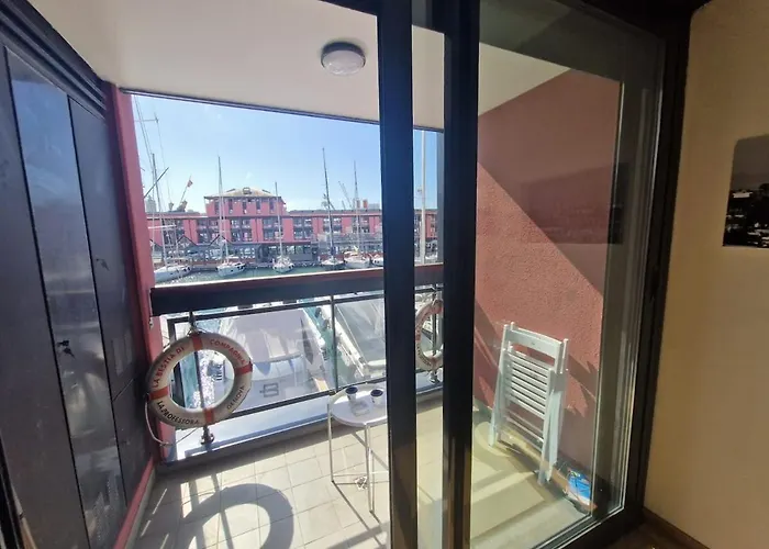 Il Rifugio Nel Porto Antico - The Refuge In The Old Port -le Refuge Dans Le Vieux Port Genova