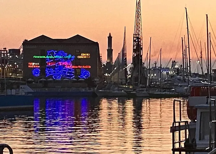 Il Rifugio Nel Porto Antico - The Refuge In The Old Port -le Refuge Dans Le Vieux Port